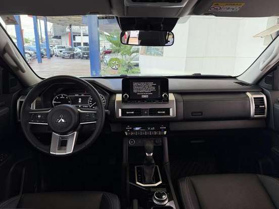 MITSUBISHI-TRITON-2025
