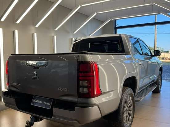 MITSUBISHI-TRITON-2.4 BITURBO DIESEL CD HPE-S 4X4 AUTOMÁTICO MITSUBISHI-TRITON-2025