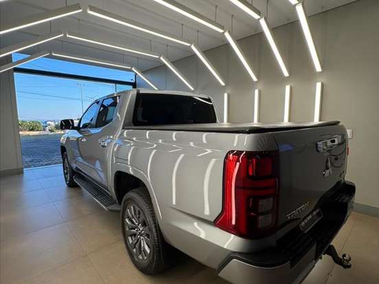 MITSUBISHI-TRITON-2.4 BITURBO DIESEL CD HPE-S 4X4 AUTOMÁTICO MITSUBISHI-TRITON-2025