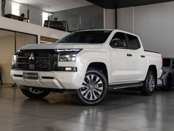 MITSUBISHI TRITON 2.4 BITURBO DIESEL CD HPE-S 4X4 AUTOMÁTICO