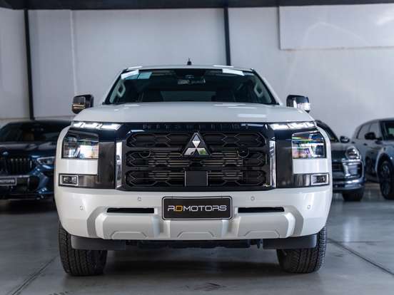 MITSUBISHI-TRITON-2.4 BITURBO DIESEL CD HPE-S 4X4 AUTOMÁTICO MITSUBISHI-TRITON-2025