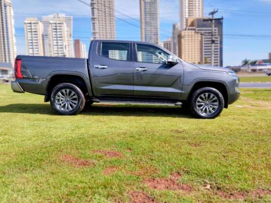 MITSUBISHI-TRITON-2.4 BITURBO DIESEL CD HPE-S 4X4 AUTOMÁTICO MITSUBISHI-TRITON-2025