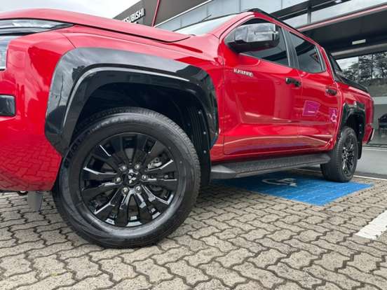 MITSUBISHI-TRITON-2025