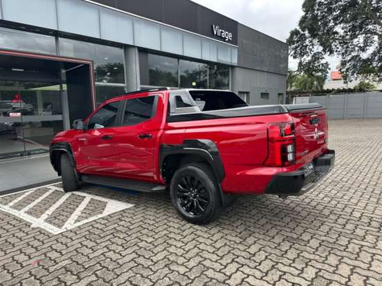 MITSUBISHI-TRITON-2025