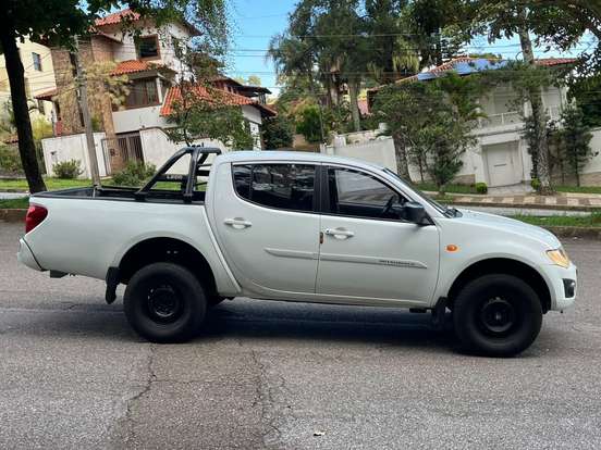 MITSUBISHI-L200 TRITON-2017