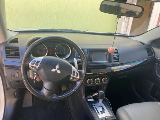 MITSUBISHI-LANCER-2.0 16V GASOLINA 4P AUTOMÁTICO MITSUBISHI-LANCER-2014