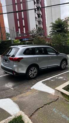 MITSUBISHI-OUTLANDER-2015