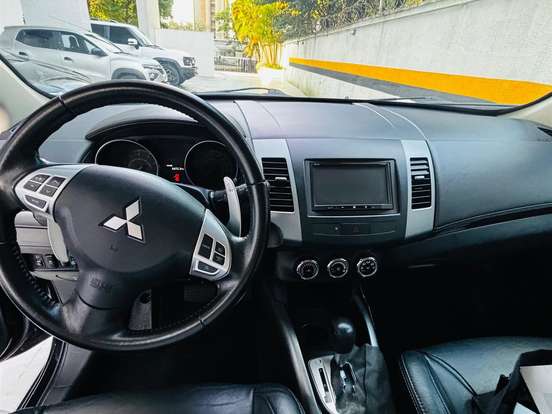 MITSUBISHI-OUTLANDER-3.0 GT4 4X4 V6 24V GASOLINA 4P AUTOMÁTICO MITSUBISHI-OUTLANDER-2012