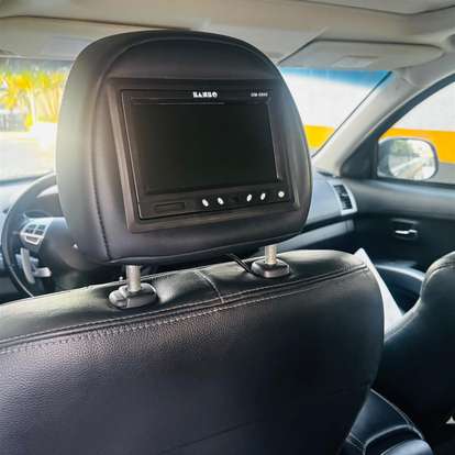 MITSUBISHI-OUTLANDER-2012