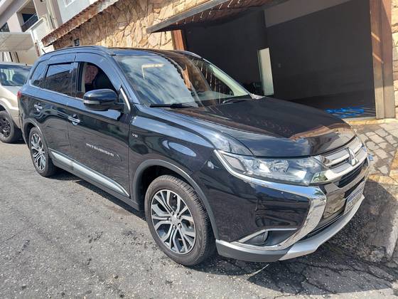MITSUBISHI OUTLANDER 3.0 GT 4X4 V6 24V GASOLINA 4P AUTOMÁTICO