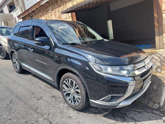 MITSUBISHI-OUTLANDER-3.0 GT 4X4 V6 24V GASOLINA 4P AUTOMÁTICO MITSUBISHI-OUTLANDER-2015