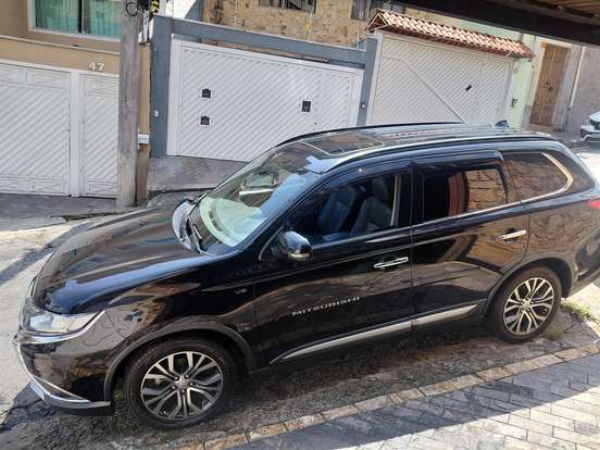 MITSUBISHI-OUTLANDER-3.0 GT 4X4 V6 24V GASOLINA 4P AUTOMÁTICO MITSUBISHI-OUTLANDER-2015