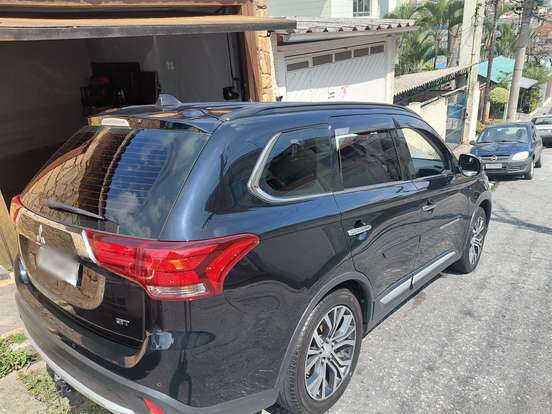 MITSUBISHI-OUTLANDER-3.0 GT 4X4 V6 24V GASOLINA 4P AUTOMÁTICO MITSUBISHI-OUTLANDER-2015