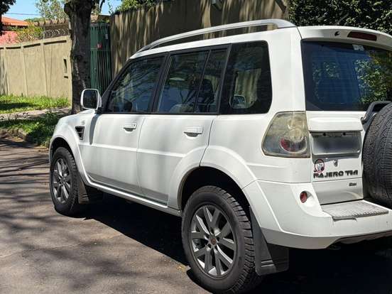 MITSUBISHI-PAJERO TR4-2013