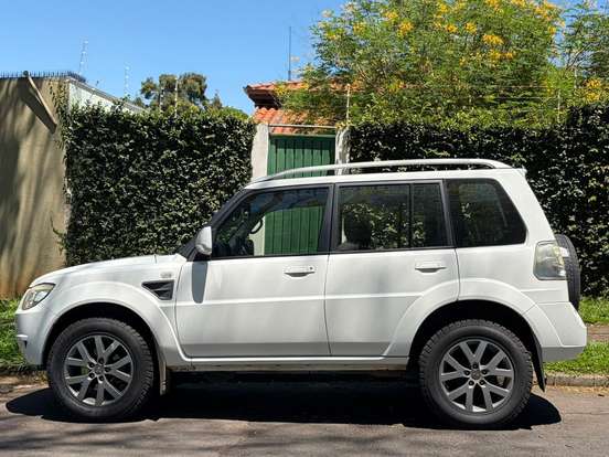 MITSUBISHI-PAJERO TR4-2013