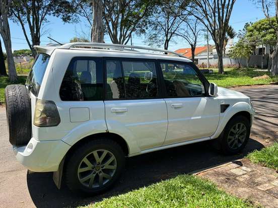 MITSUBISHI-PAJERO TR4-2.0 4X2 16V 140CV FLEX 4P AUTOMÁTICO MITSUBISHI-PAJERO TR4-2013