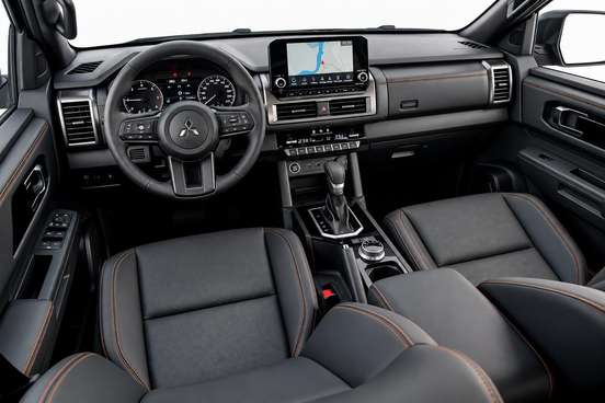 MITSUBISHI-TRITON-2.4 BITURBO DIESEL CD KATANA 4X4 AUTOMÁTICO MITSUBISHI-TRITON-2025