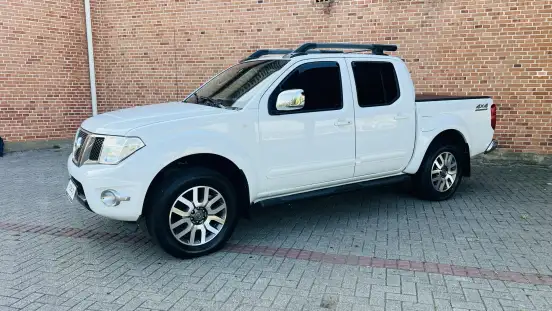 NISSAN-FRONTIER-2.5 SL 4X4 CD TURBO ELETRONIC DIESEL 4P AUTOMÁTICO NISSAN-FRONTIER-2015