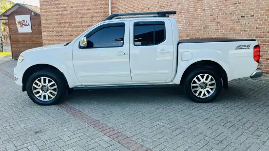 NISSAN-FRONTIER-2.5 SL 4X4 CD TURBO ELETRONIC DIESEL 4P AUTOMÁTICO NISSAN-FRONTIER-2015