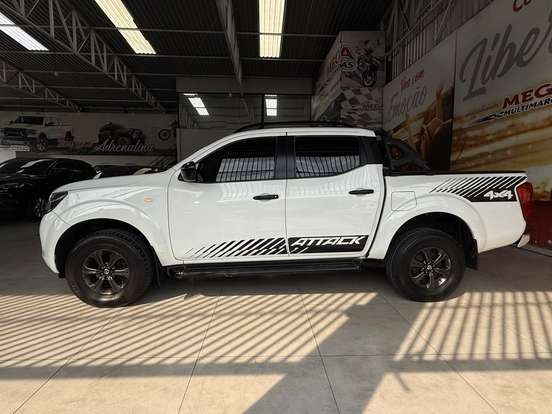 NISSAN-FRONTIER-2021
