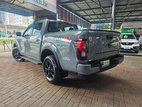 NISSAN-FRONTIER-2022