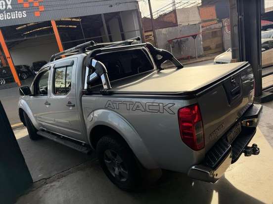 NISSAN-FRONTIER-2012