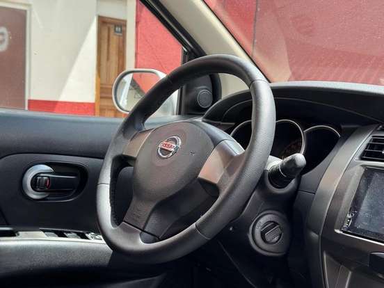 NISSAN-GRAND LIVINA-1.8 SL 16V FLEX 4P AUTOMÁTICO NISSAN-GRAND LIVINA-2011