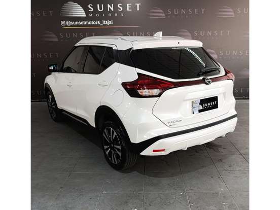 NISSAN-KICKS-2023