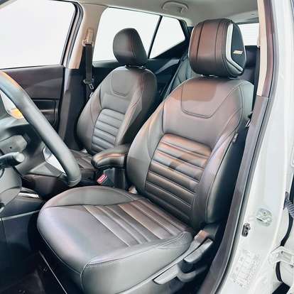 NISSAN-KICKS-2023