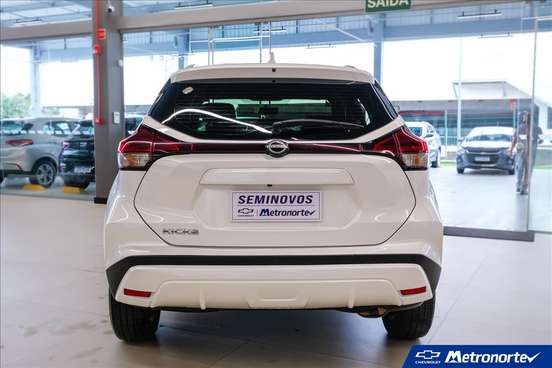 NISSAN-KICKS-2023