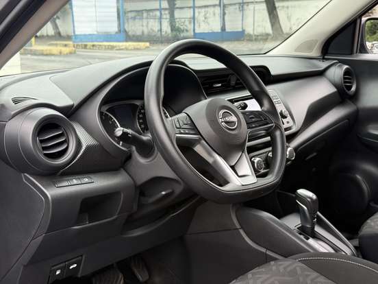 NISSAN-KICKS-2023