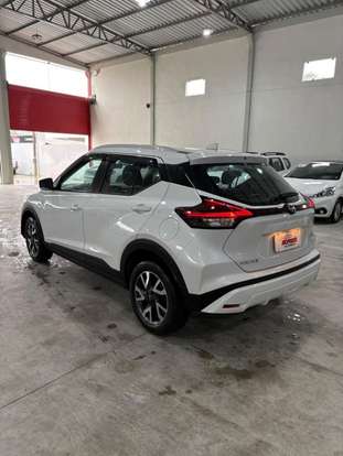 NISSAN-KICKS-2023