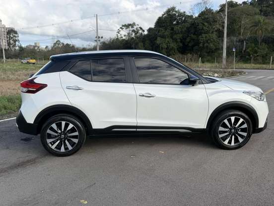 NISSAN-KICKS-2020