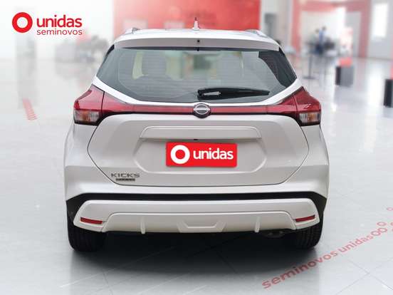 NISSAN-KICKS PLAY-2025