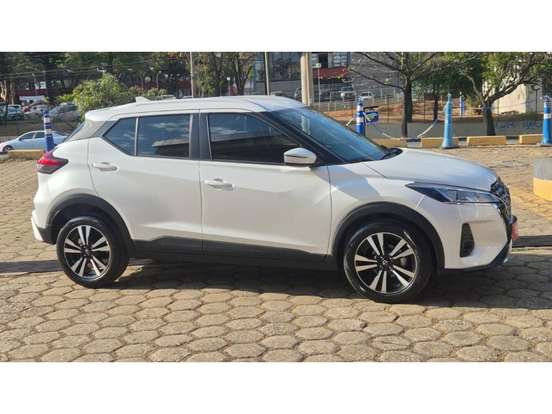 NISSAN-KICKS PLAY-2025