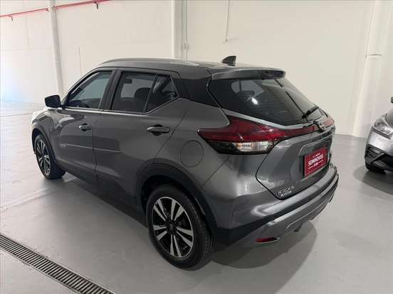 NISSAN-KICKS PLAY-2025