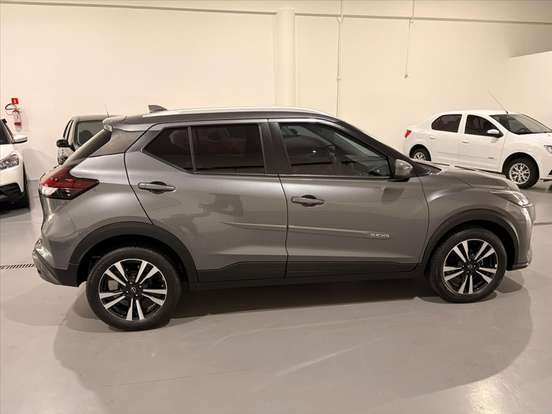 NISSAN-KICKS PLAY-2025