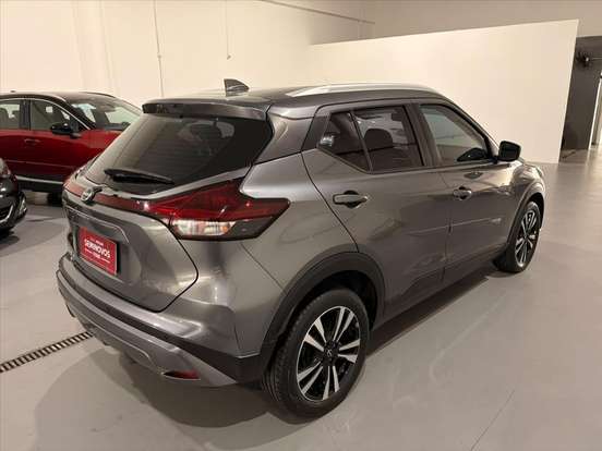 NISSAN-KICKS PLAY-2025