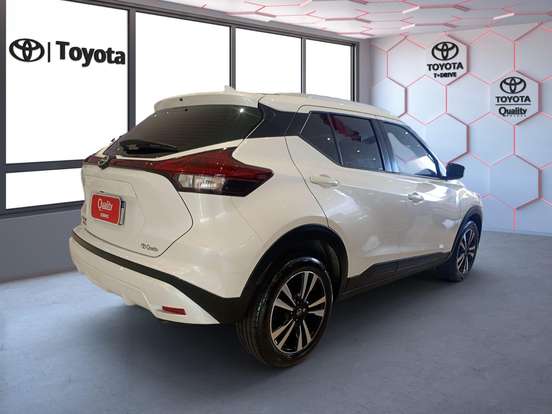 NISSAN-KICKS PLAY-2025