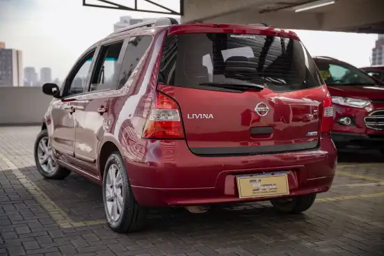 NISSAN-LIVINA-2013