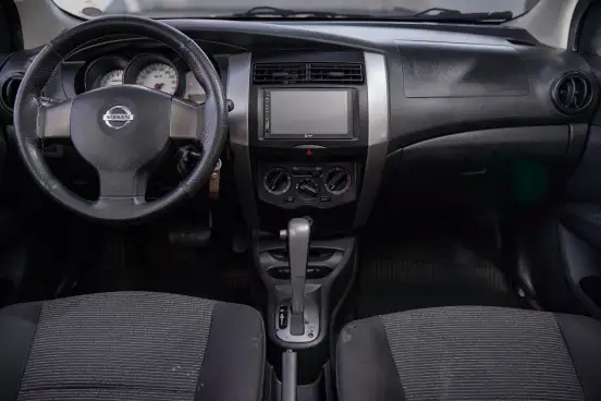 NISSAN-LIVINA-1.8 S 16V FLEX 4P AUTOMÁTICO NISSAN-LIVINA-2013
