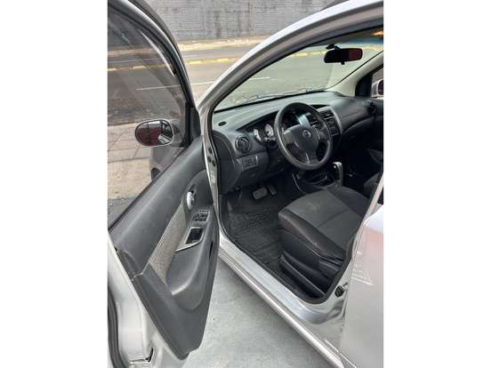 NISSAN-LIVINA-2014