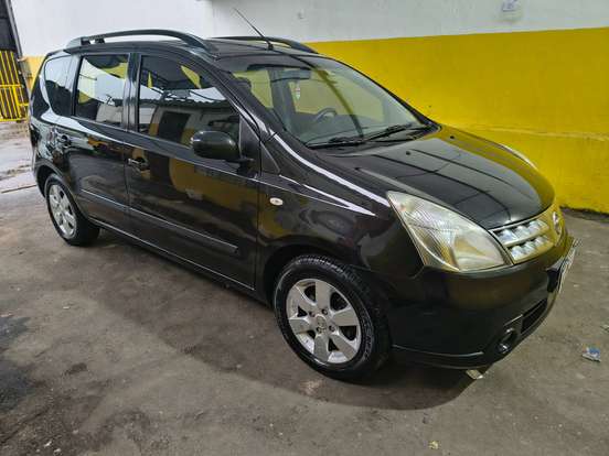 NISSAN-LIVINA-2011