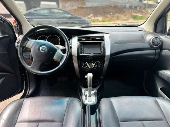 NISSAN-LIVINA-1.8 SL 16V FLEX 4P AUTOMÁTICO NISSAN-LIVINA-2011