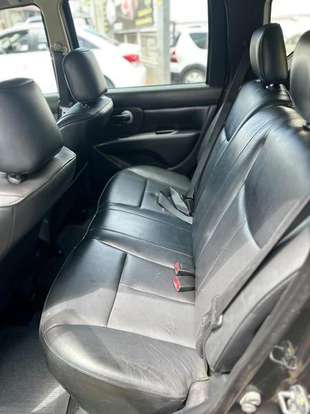 NISSAN-LIVINA-1.8 SL 16V FLEX 4P AUTOMÁTICO NISSAN-LIVINA-2011