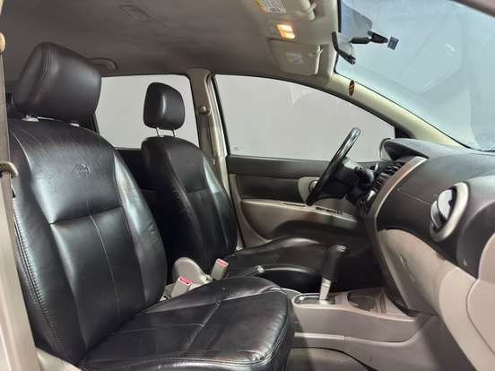 NISSAN-LIVINA-2009