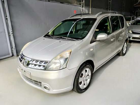 NISSAN-LIVINA-2011