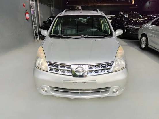NISSAN-LIVINA-1.8 SL 16V FLEX 4P AUTOMÁTICO NISSAN-LIVINA-2011
