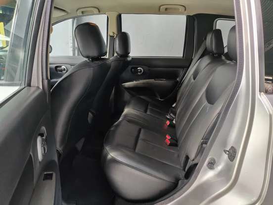 NISSAN-LIVINA-1.8 SL 16V FLEX 4P AUTOMÁTICO NISSAN-LIVINA-2011