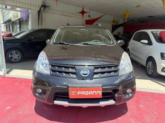 NISSAN-LIVINA-2011